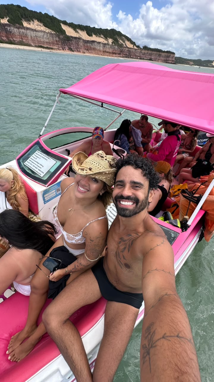 PASSEIO DE LANCHA EM PIPA — imagem 1
