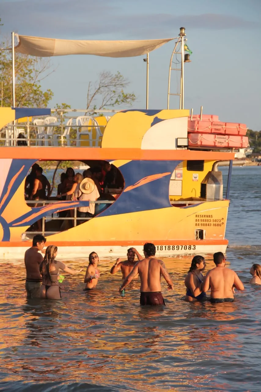 Mídia 4 de Pagode en el Barco — o melhor pagode de Pipa