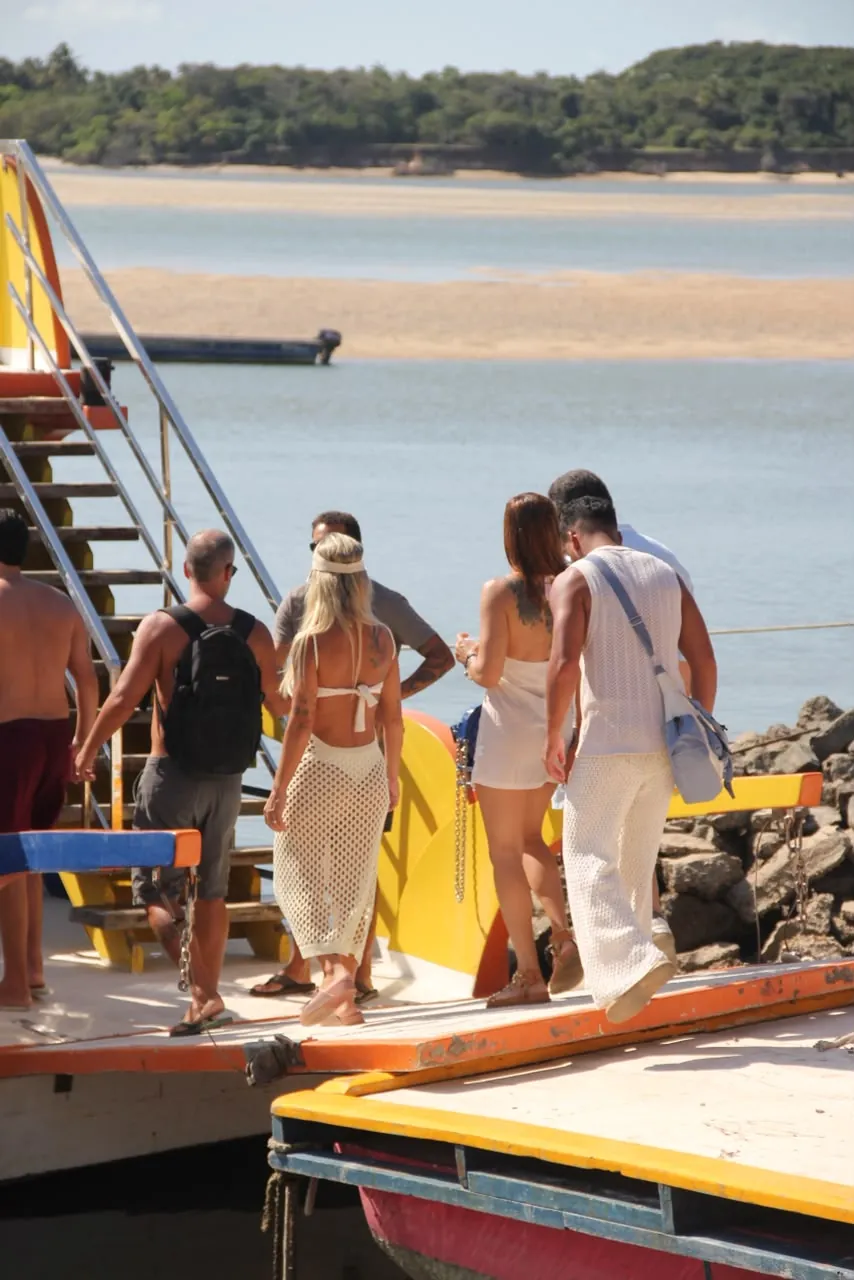 Mídia 11 de Pagode en el Barco — o melhor pagode de Pipa
