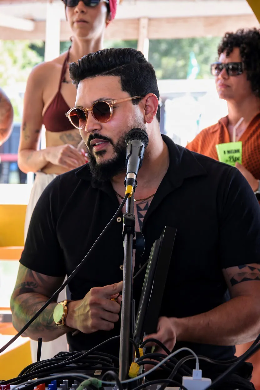 Mídia 13 de Pagode en el Barco — o melhor pagode de Pipa